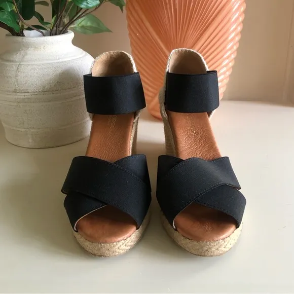 Andre Assous Espadrille Wedge Sandal Black Stretch Straps Leather Spain Size 7
