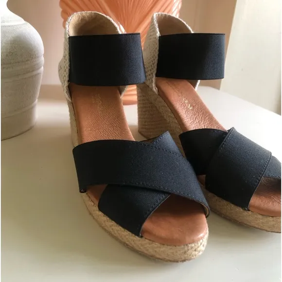 Andre Assous Espadrille Wedge Sandal Black Stretch Straps Leather Spain Size 7