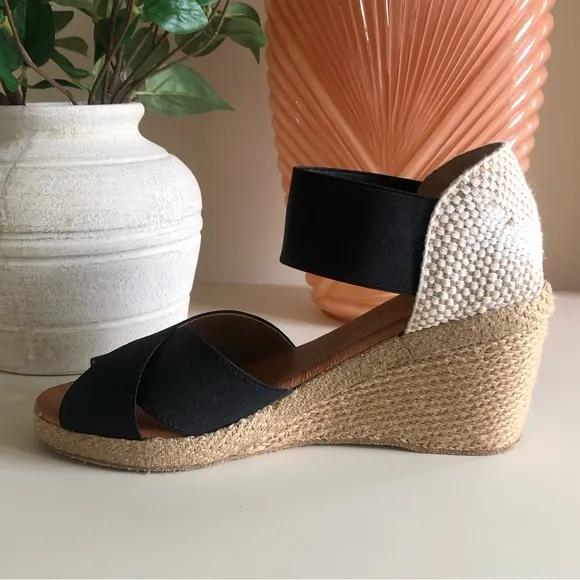 Andre Assous Espadrille Wedge Sandal Black Stretch Straps Leather Spain Size 7