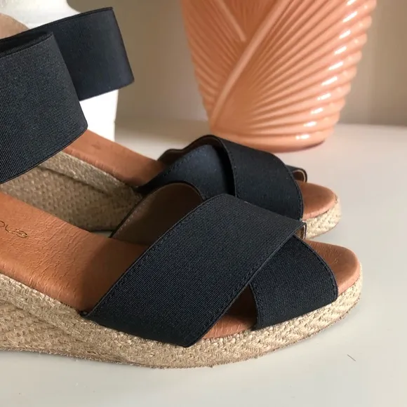 Andre Assous Espadrille Wedge Sandal Black Stretch Straps Leather Spain Size 7