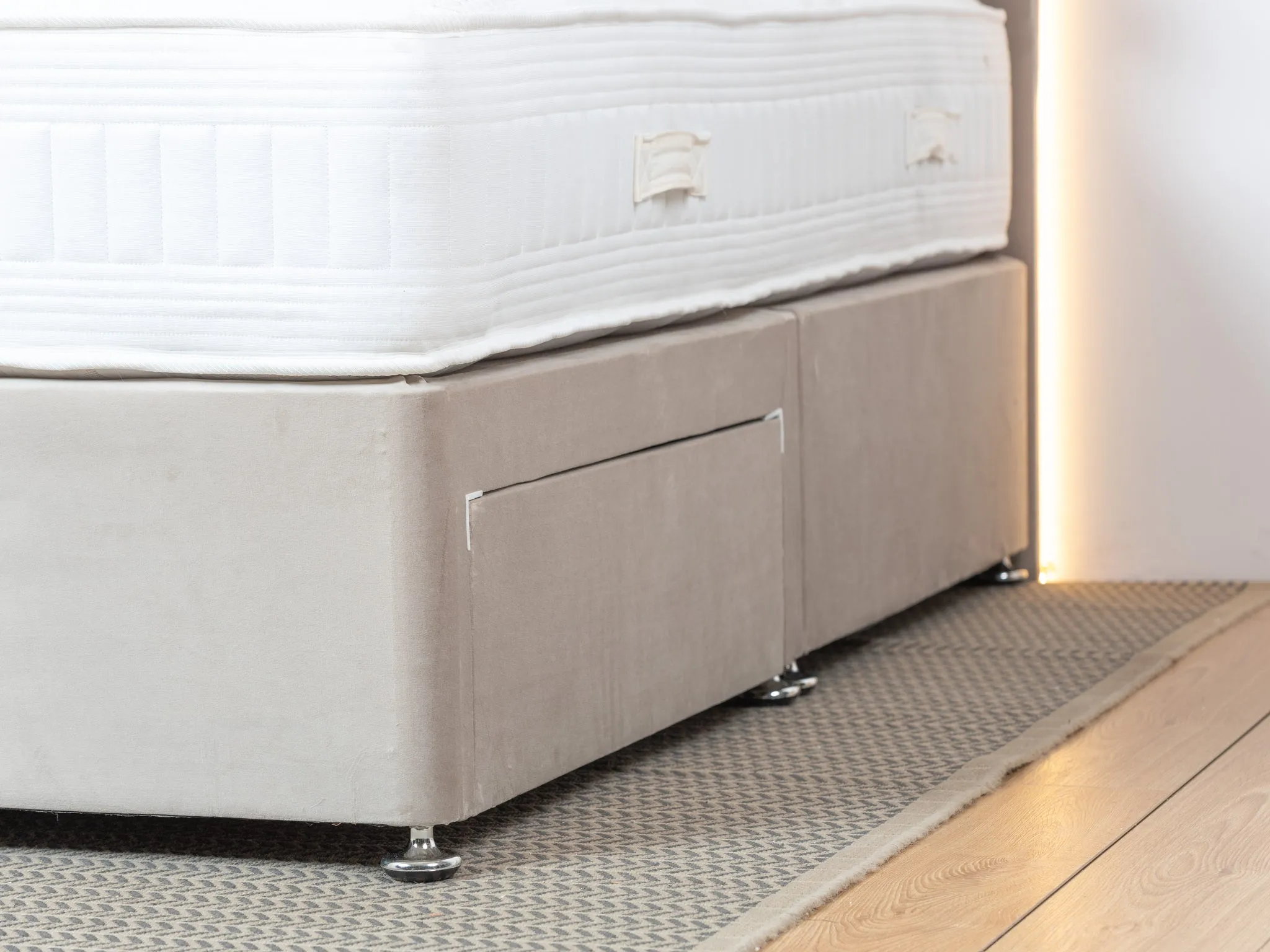 Cardiff Divan Bed Set With Vertical Panel Headboard