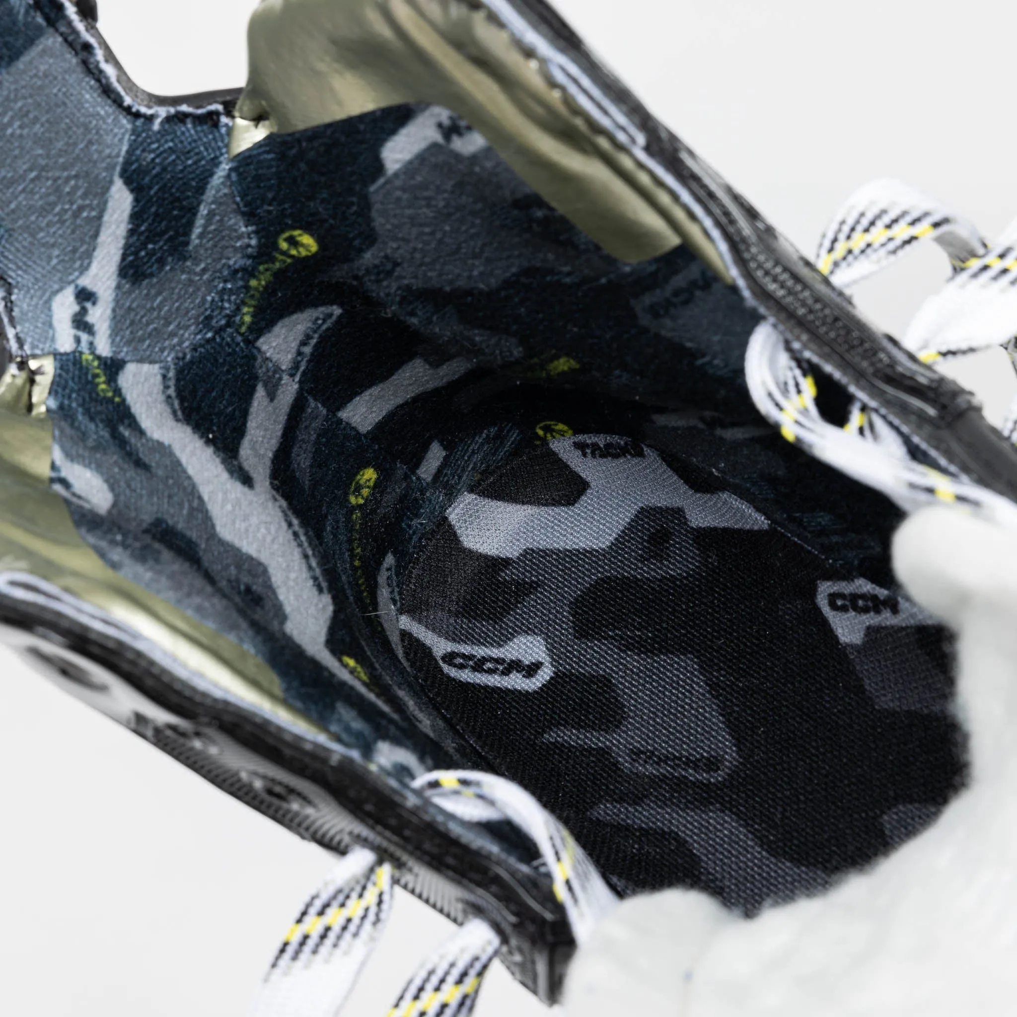 CCM Tacks AS-V Junior Hockey Skates