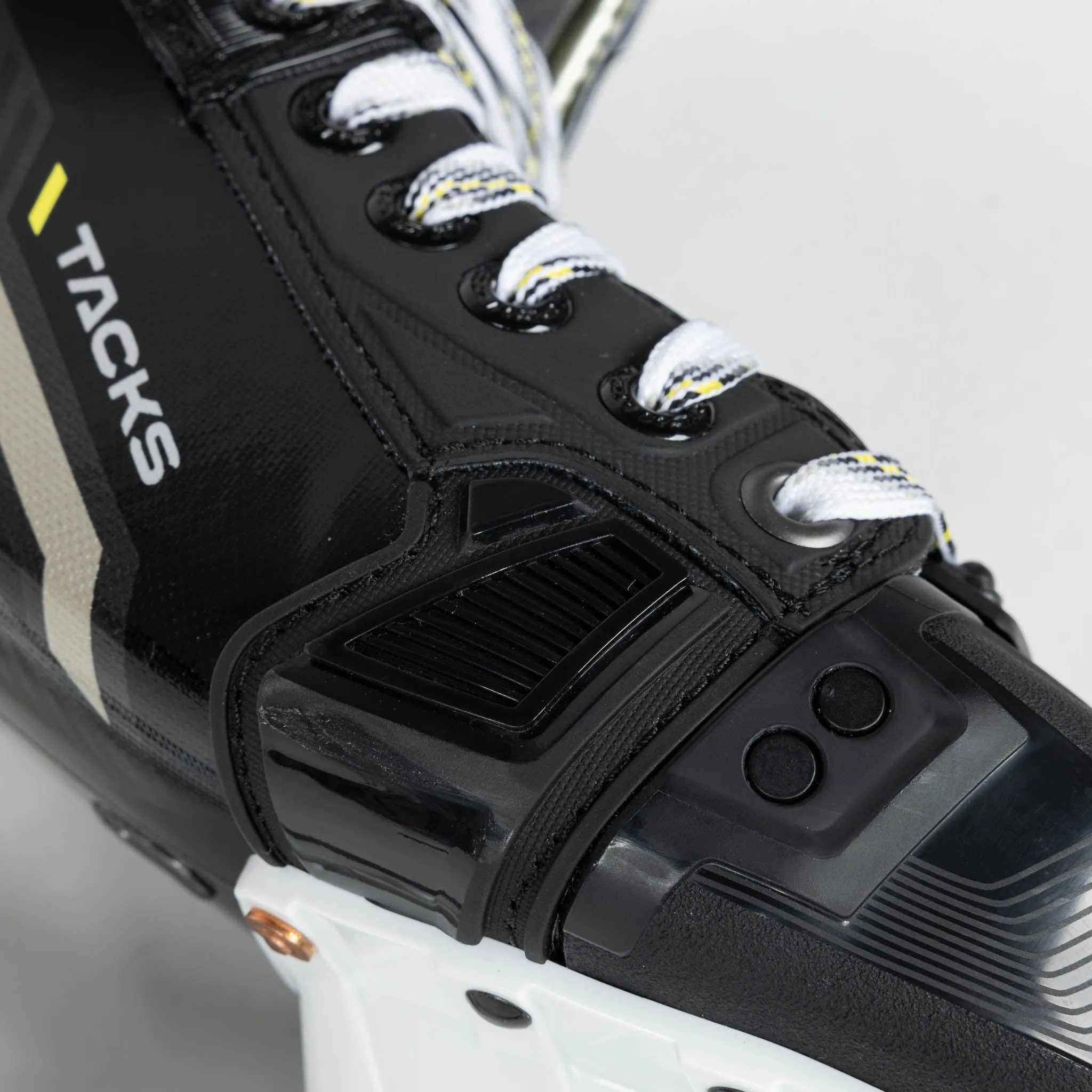 CCM Tacks AS-V Junior Hockey Skates