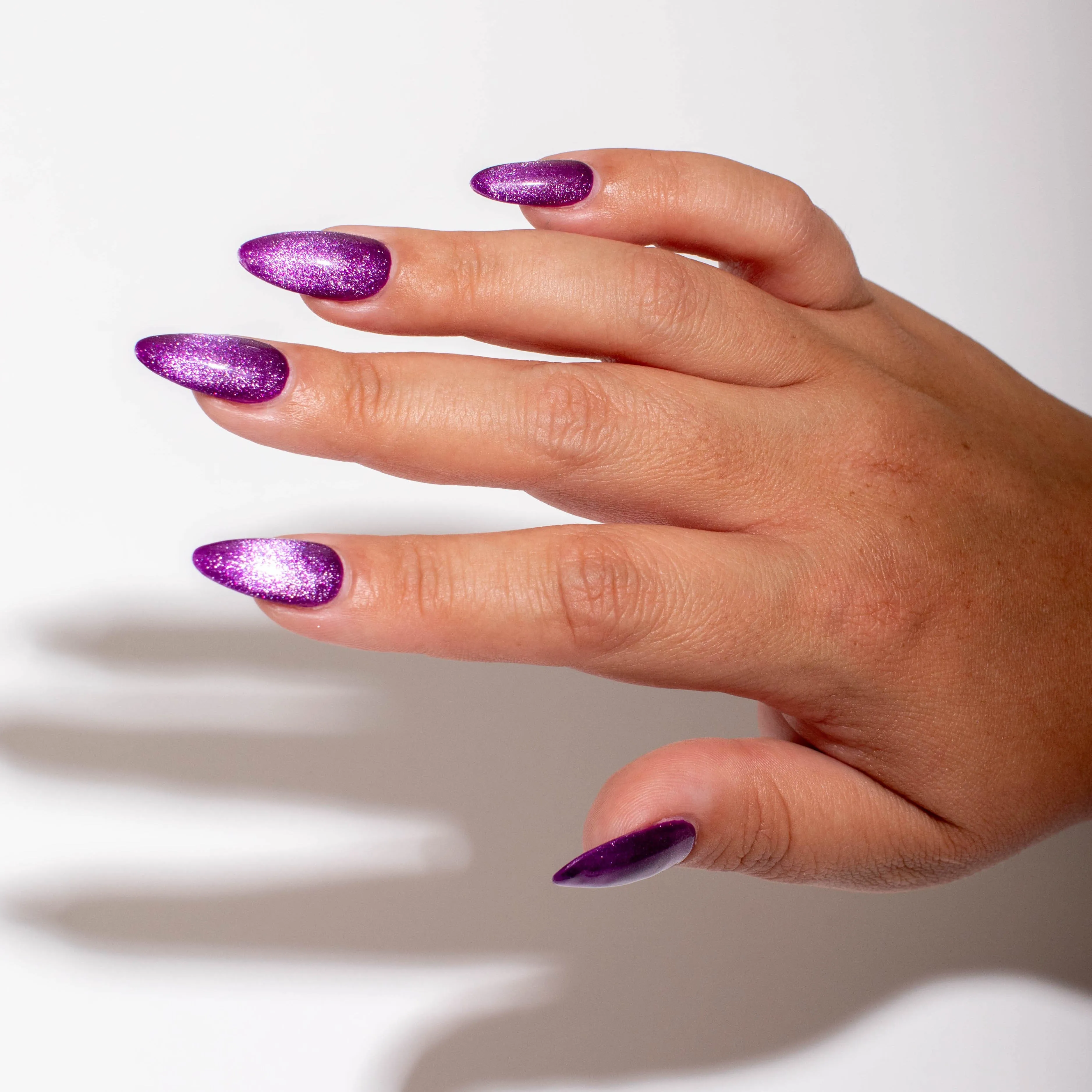 G988 Purple Prose Purple Magnetic Gel Polish
