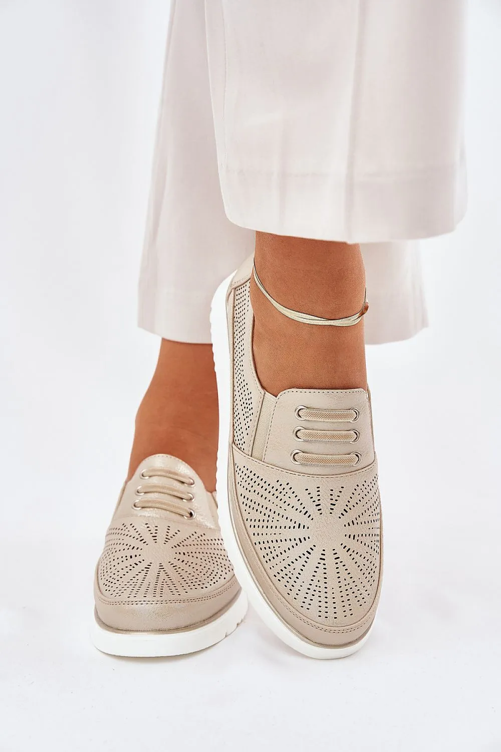 Low Shoes Step in style