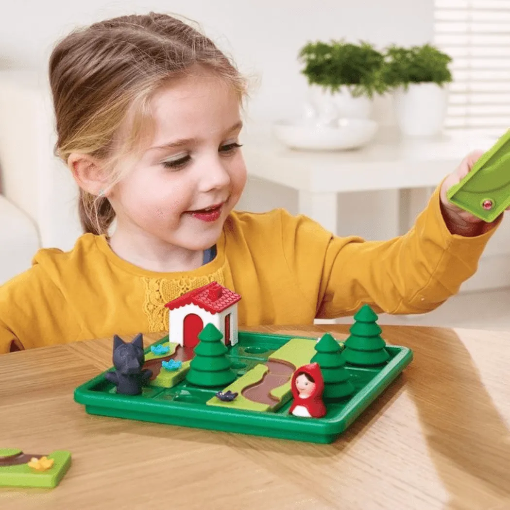 SMART GAMES Little Red Riding Hood