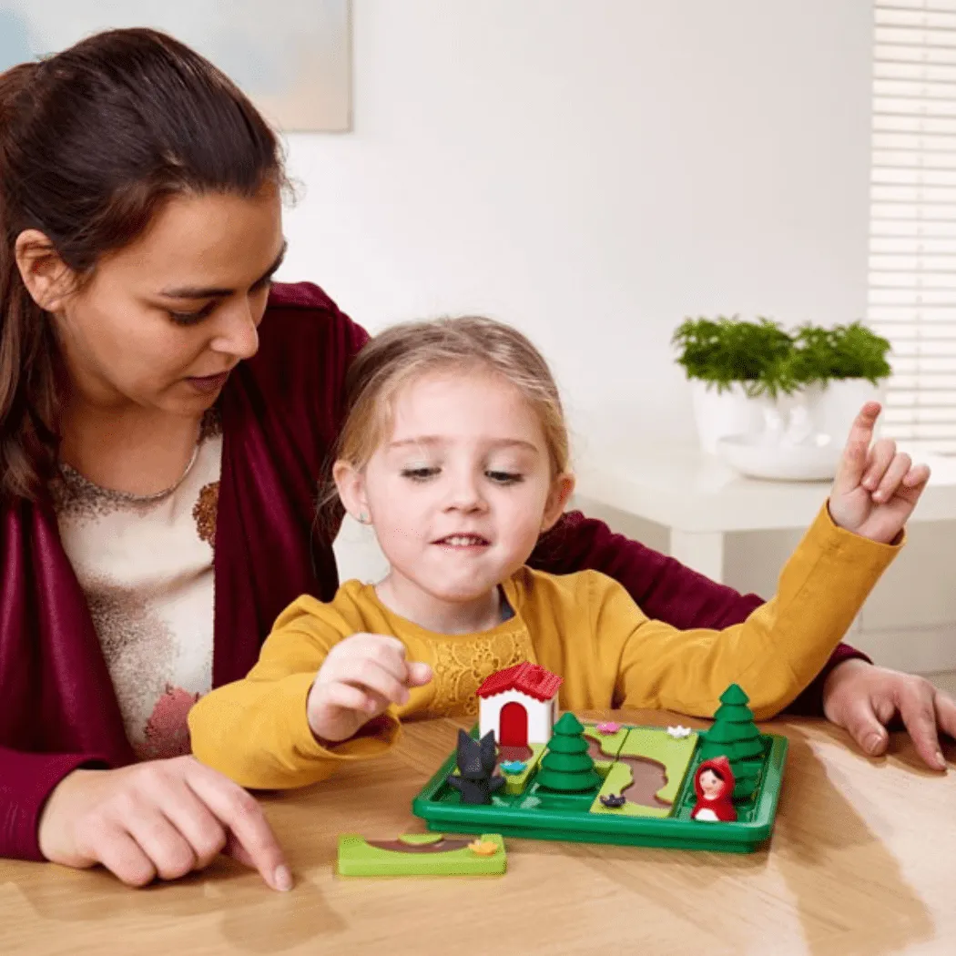 SMART GAMES Little Red Riding Hood