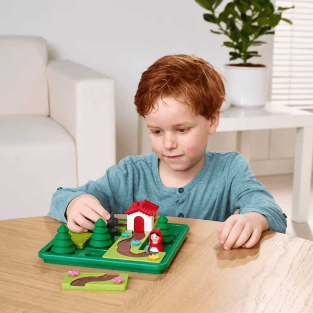 SMART GAMES Little Red Riding Hood