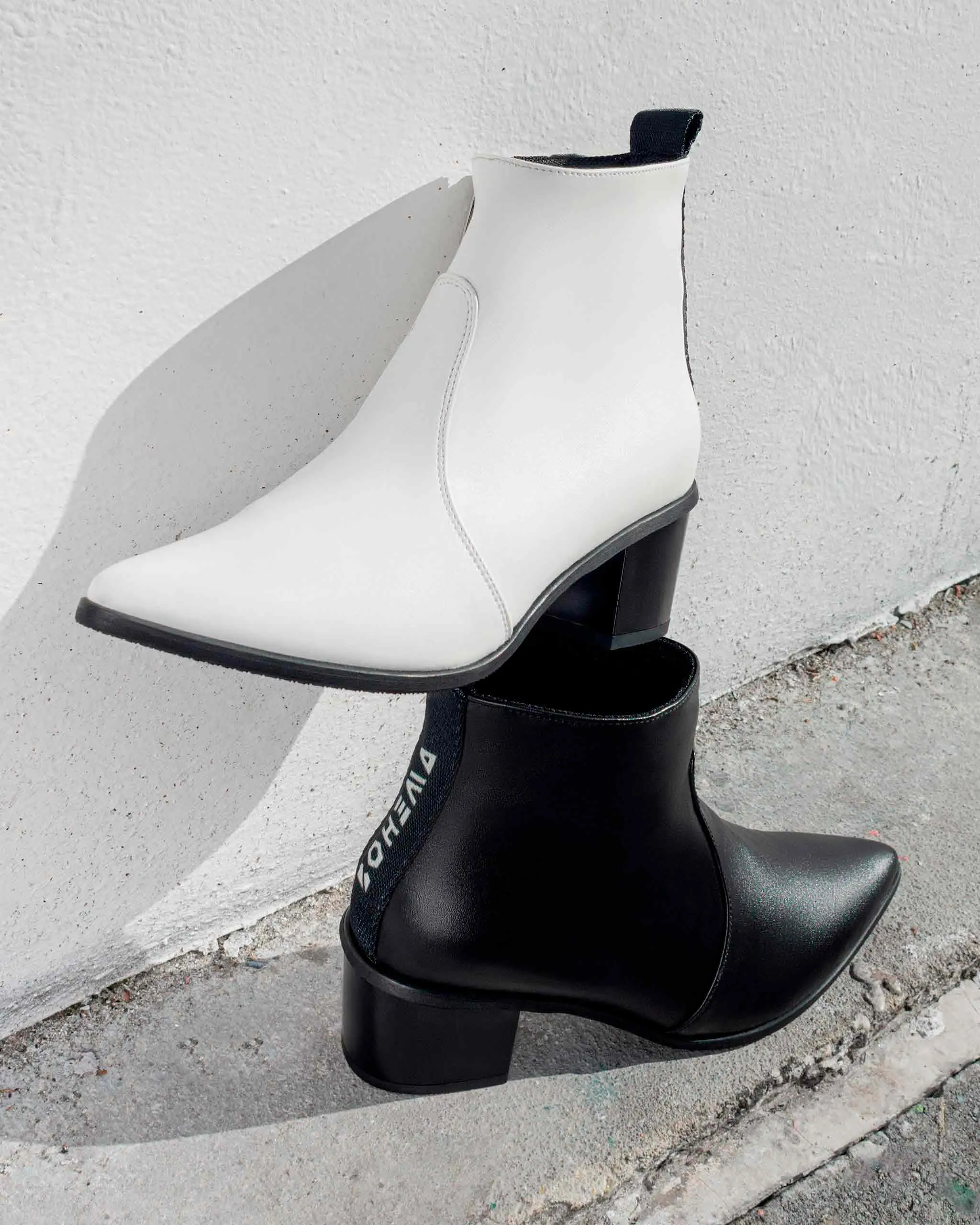 Swan No.1 White Nopal cactus leather boots - outlet
