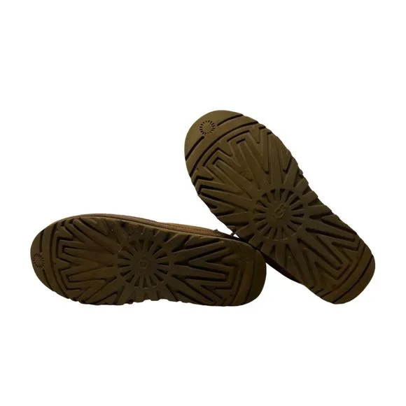 Ugg Neumel boots mens 8 brown suede lace up shoes womens 9 chukka